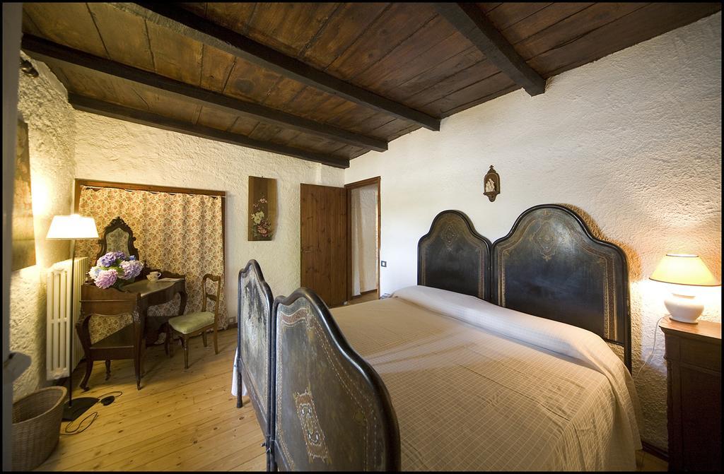 Agriturismo Famiglia Al Castello Di Bagnolo Bagnolo Piemonte Номер фото