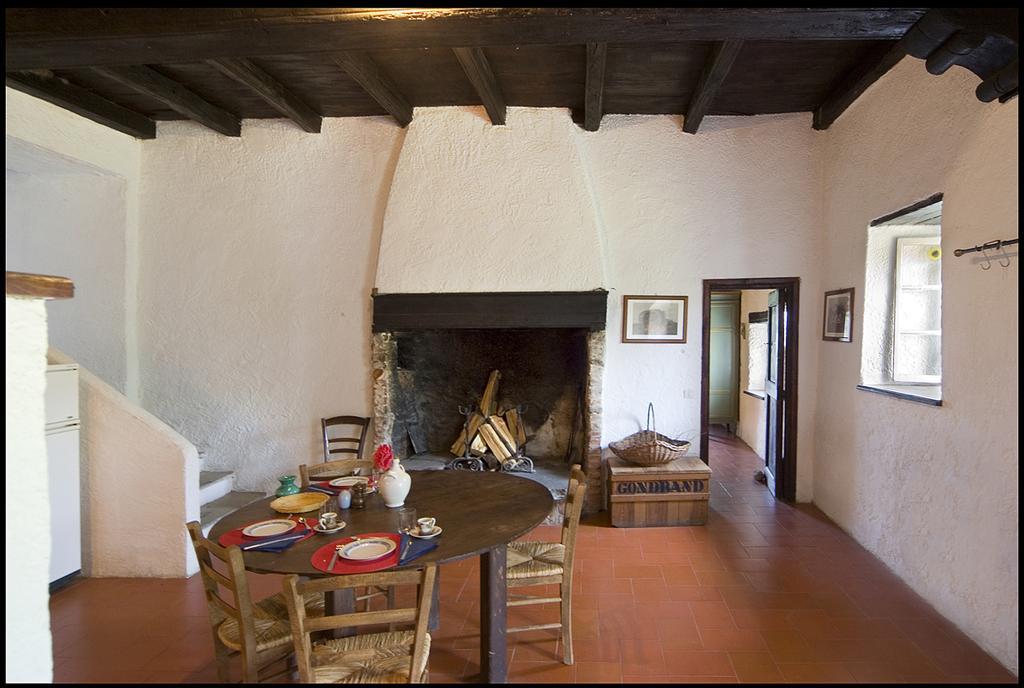 Agriturismo Famiglia Al Castello Di Bagnolo Bagnolo Piemonte Номер фото