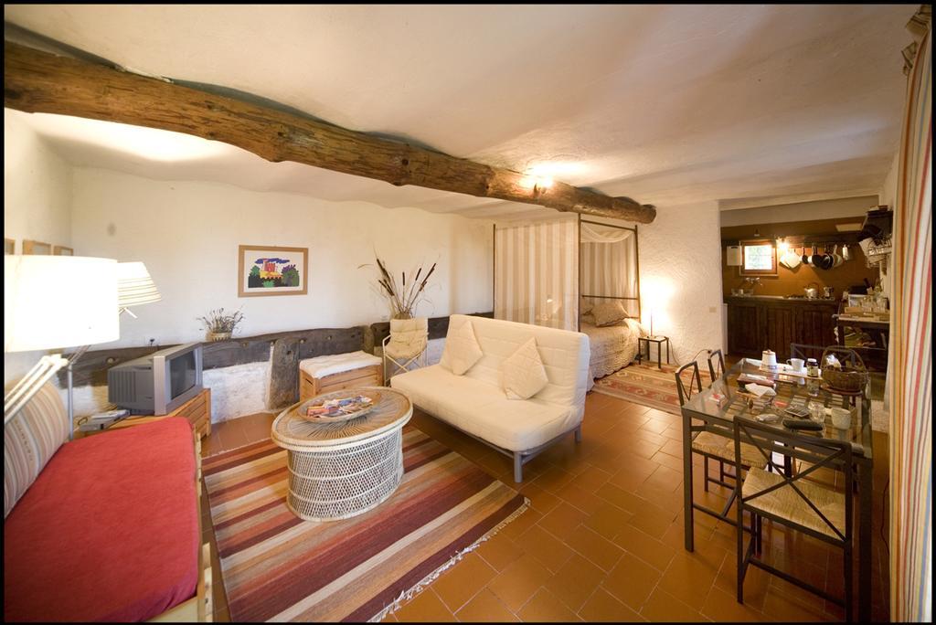 Agriturismo Famiglia Al Castello Di Bagnolo Bagnolo Piemonte Номер фото