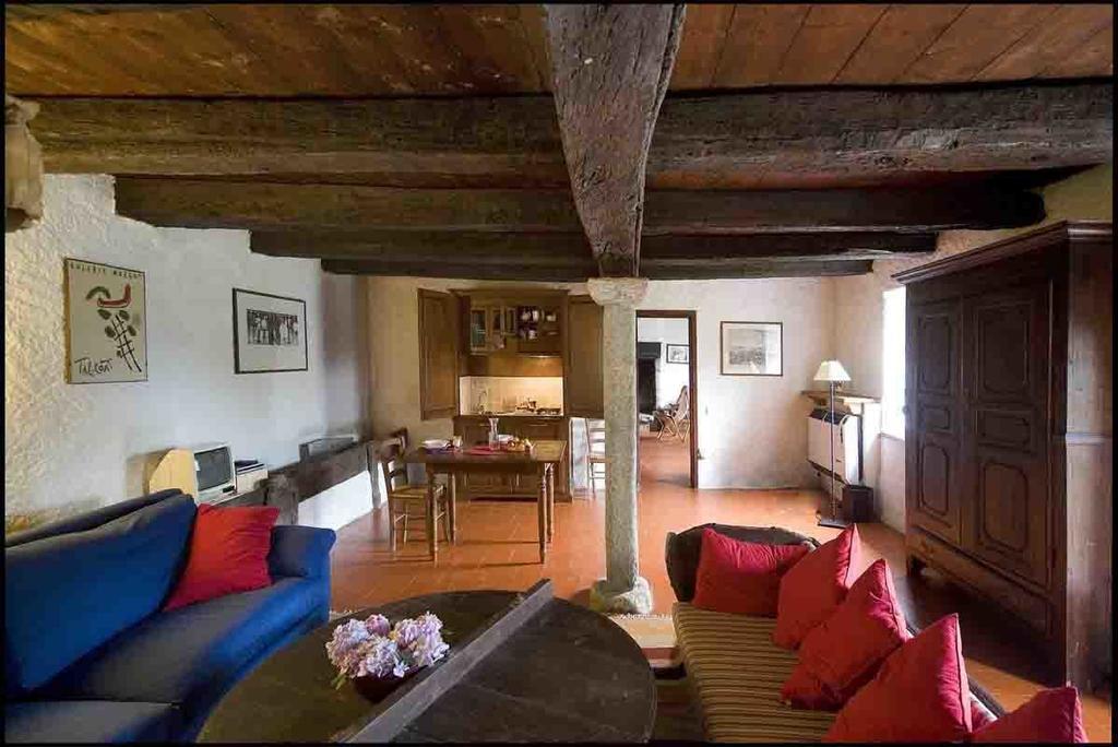 Agriturismo Famiglia Al Castello Di Bagnolo Bagnolo Piemonte Номер фото